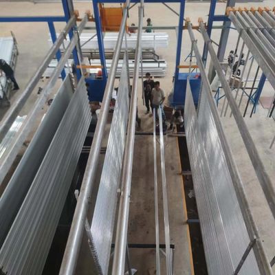 قیمت خوب خط تولید آنودیزینگ دستی 2500T / m سازگار با محیط زیست آنلاین