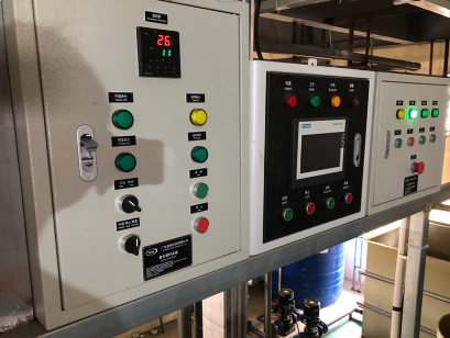 قیمت خوب 80 تن/ماه خط آنودیز آلومینیومی کاملا خودکار کنترل شده توسط PLC با کنترل دقیق دمای ±1 °C آنلاین