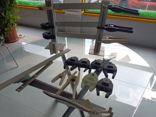قیمت خوب Stable Clamping Acid-Resistant Anodizing Line Clamps and Fixtures with Custom Jaw Opening آنلاین
